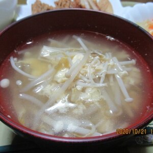 エノキとモヤシのコンソメ卵スープ